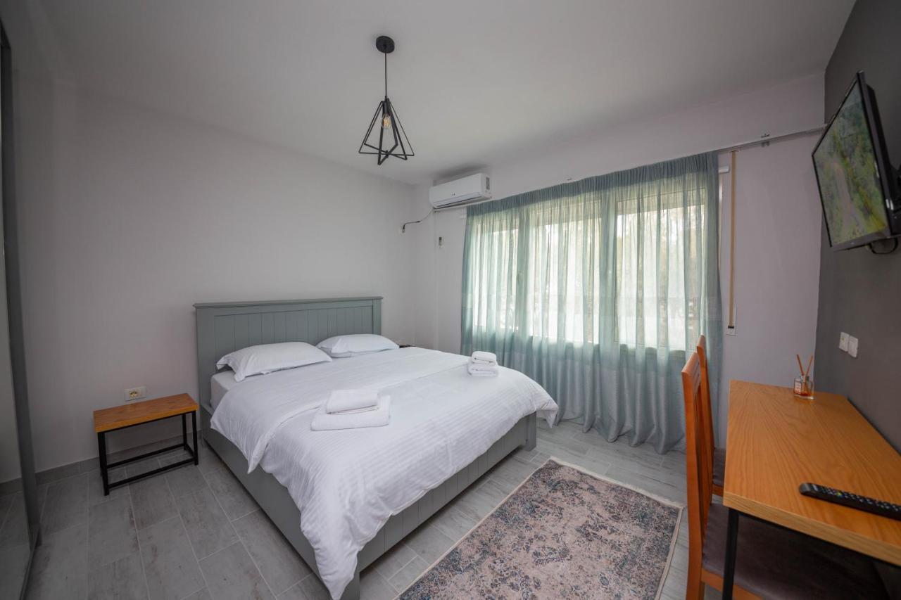 Hotel Aerial & Vlorë